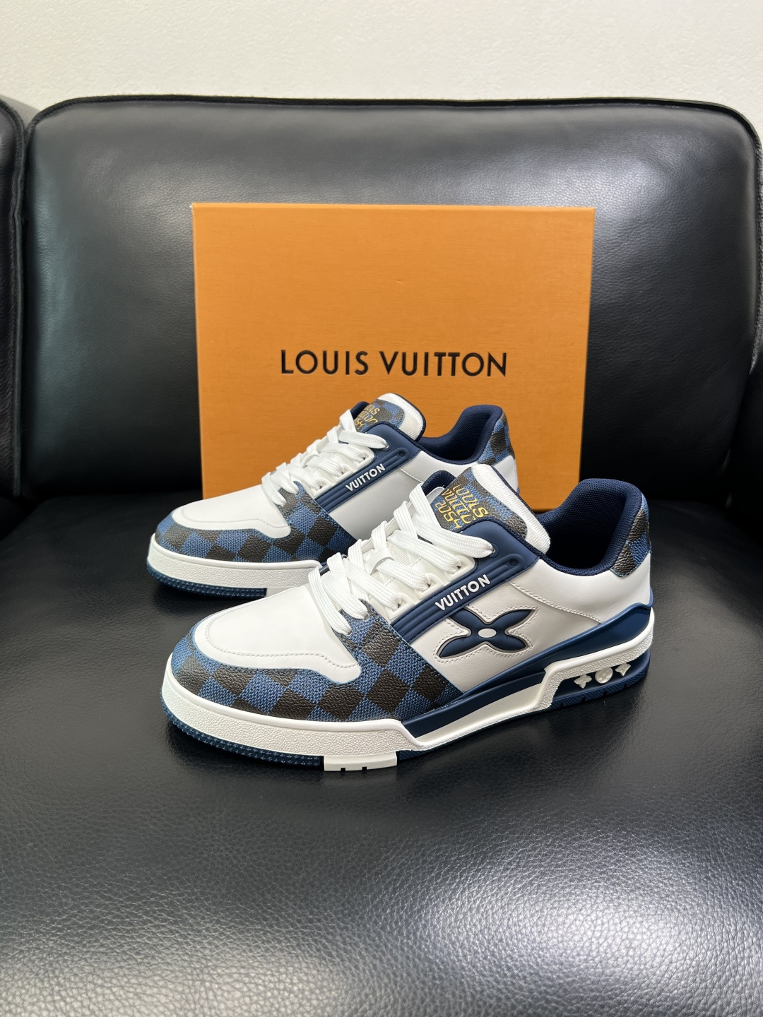 Lv 高品质 顶级工艺品 路易威登，专柜同步原厂配置，鞋面意大利进口牛皮拼布面料，进口水染牛皮垫网里柔软