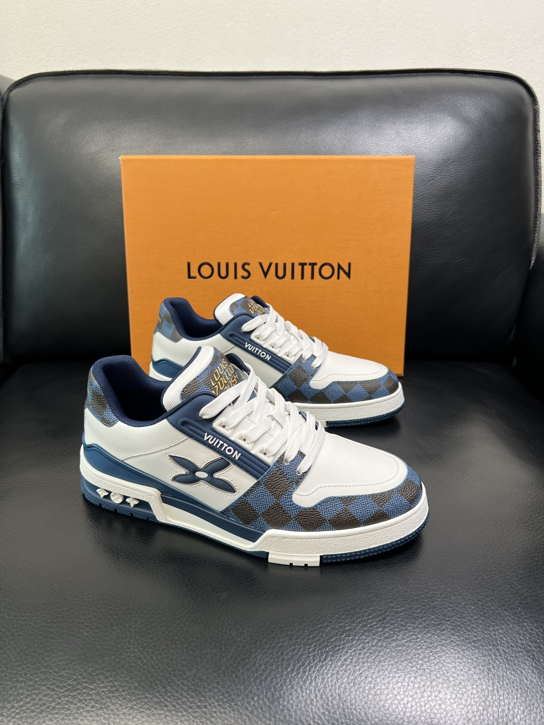 Lv 高品质 顶级工艺品 路易威登，专柜同步原厂配置，鞋面意大利进口牛皮拼布面料，进口水染牛皮垫网里柔软