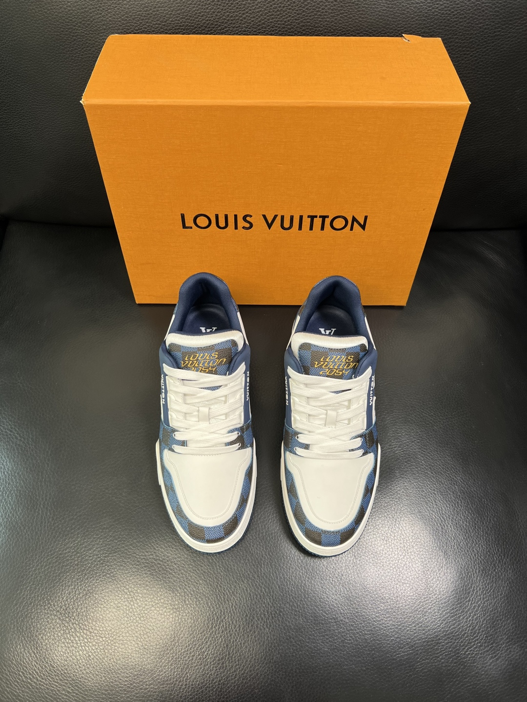 Lv 高品质 顶级工艺品 路易威登，专柜同步原厂配置，鞋面意大利进口牛皮拼布面料，进口水染牛皮垫网里柔软