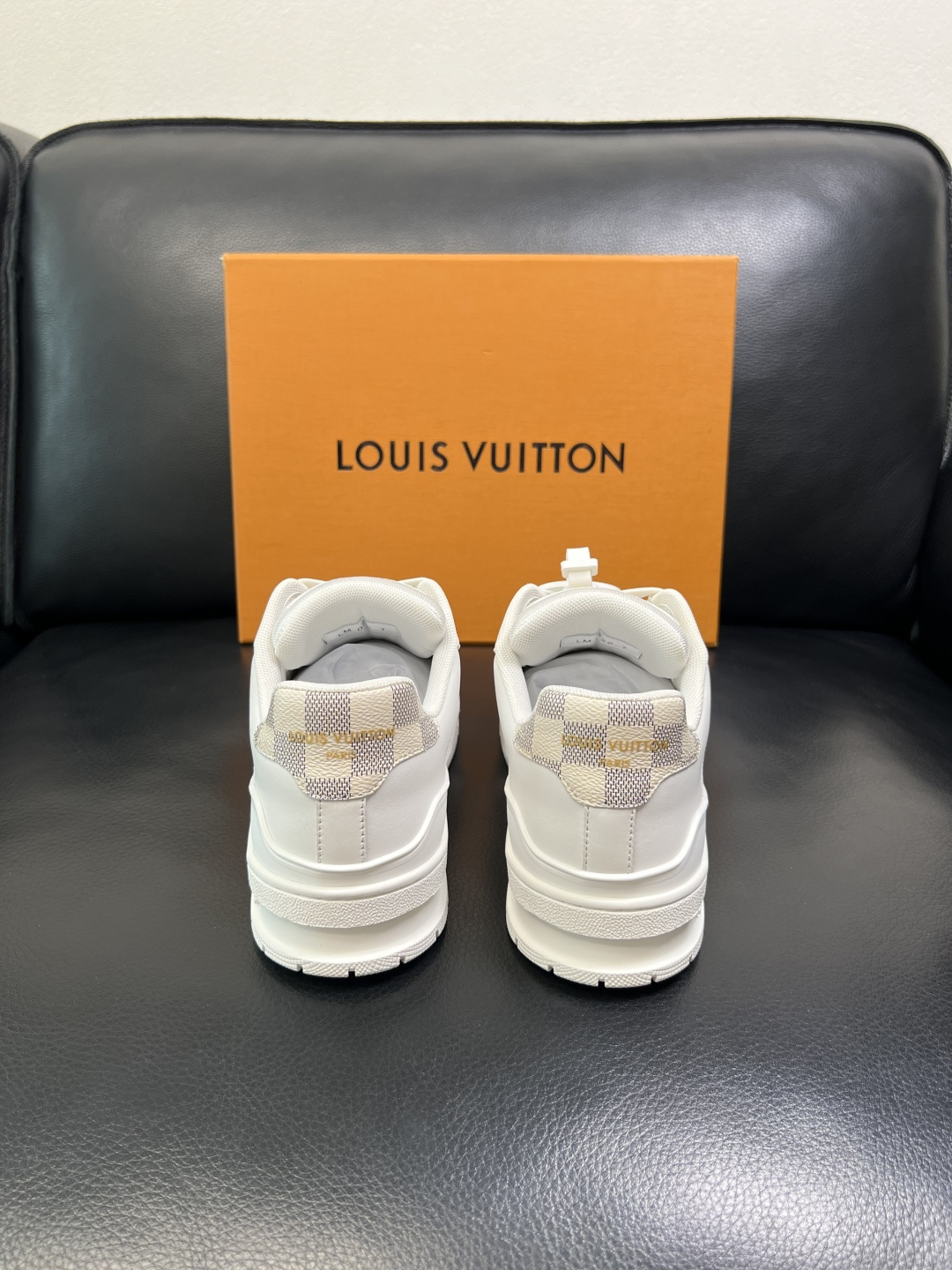 Lv 高品质 顶级工艺品 路易威登，专柜同步原厂配置，鞋面意大利进口牛皮拼布面料，进口水染牛皮垫网里柔软