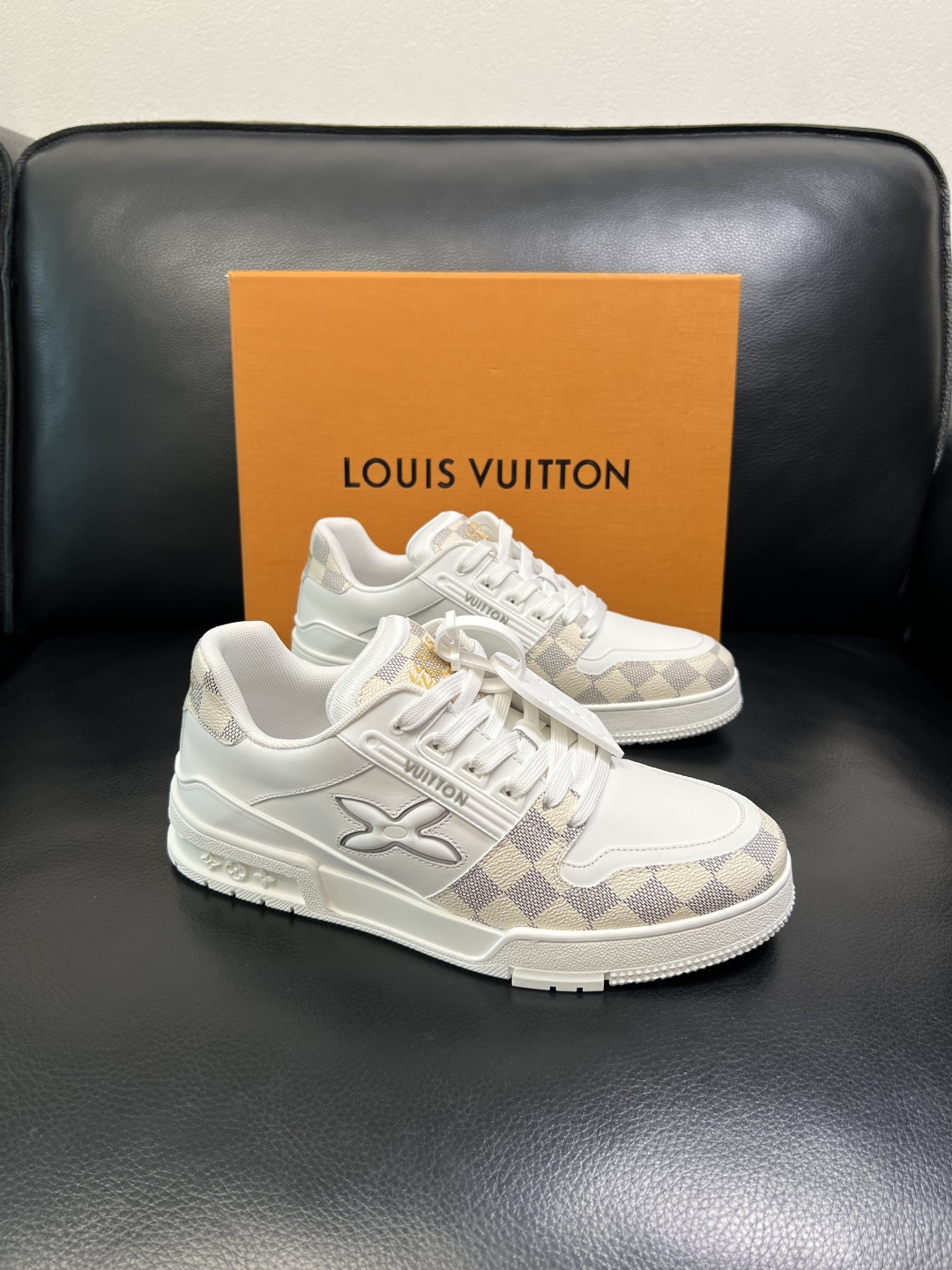 Lv 高品质 顶级工艺品 路易威登，专柜同步原厂配置，鞋面意大利进口牛皮拼布面料，进口水染牛皮垫网里柔软