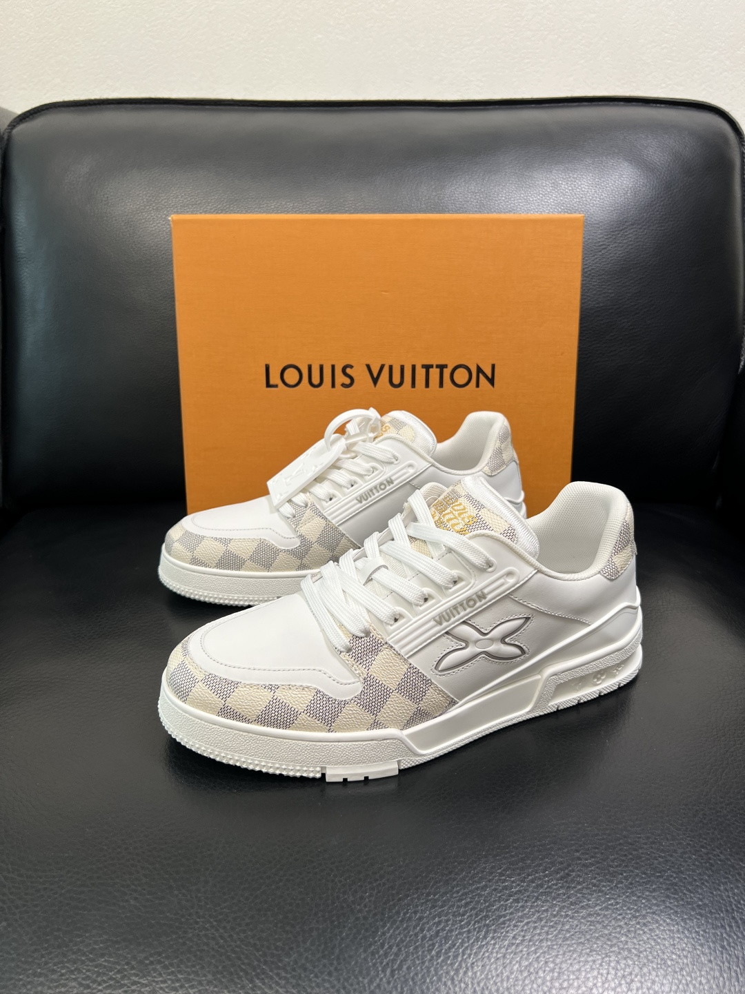 Lv 高品质 顶级工艺品 路易威登，专柜同步原厂配置，鞋面意大利进口牛皮拼布面料，进口水染牛皮垫网里柔软