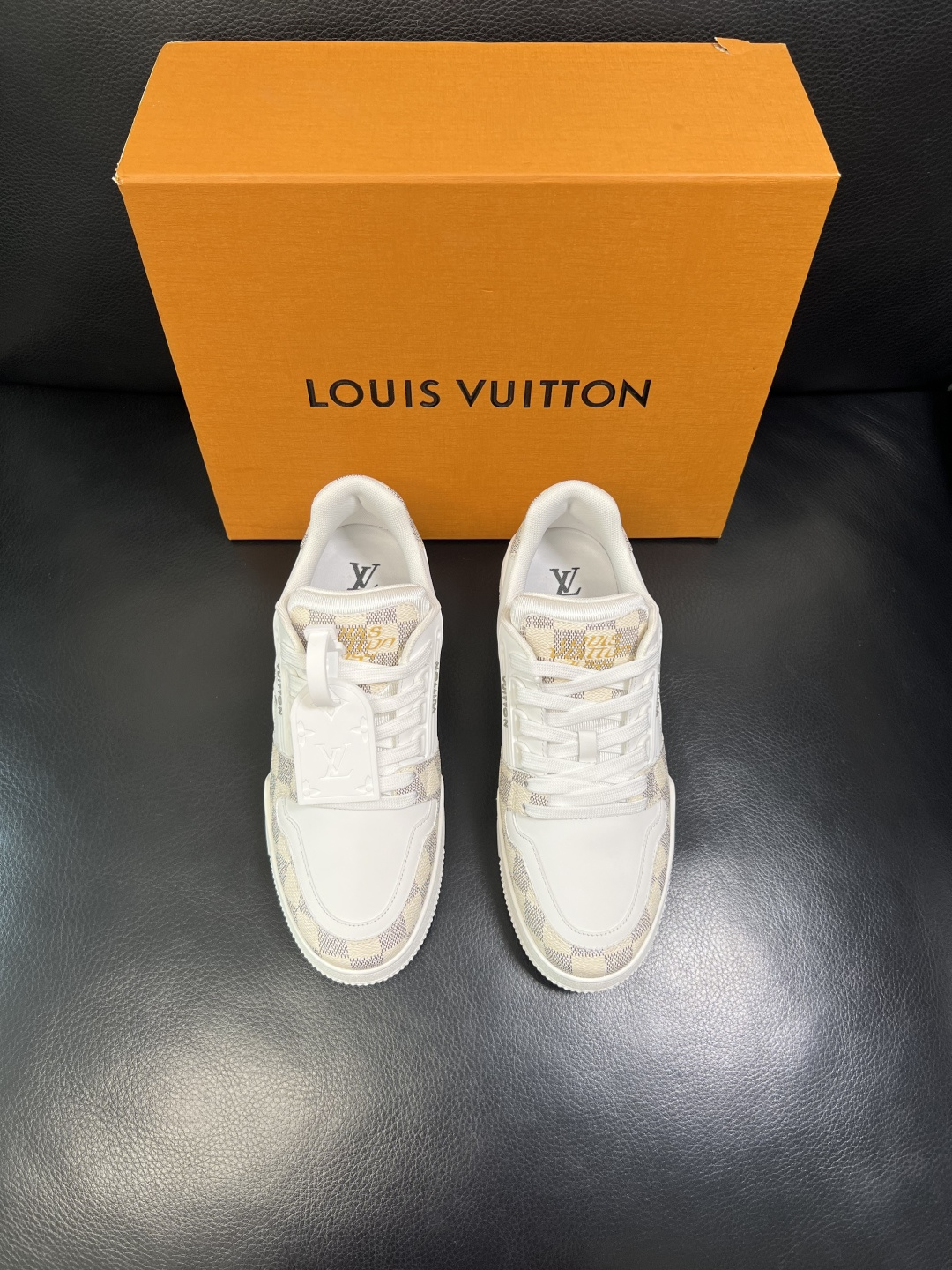 Lv 高品质 顶级工艺品 路易威登，专柜同步原厂配置，鞋面意大利进口牛皮拼布面料，进口水染牛皮垫网里柔软