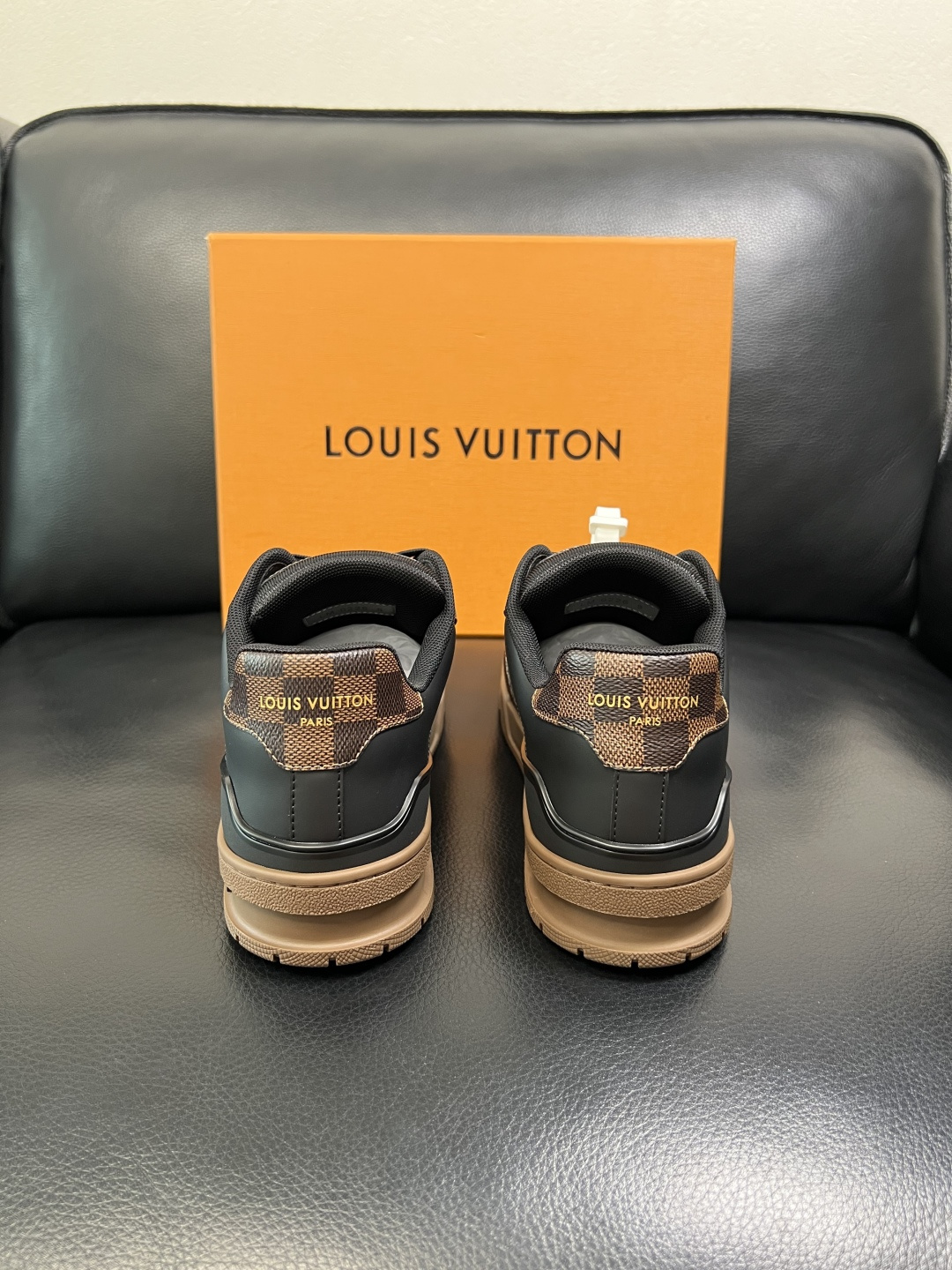 Lv 高品质 顶级工艺品 路易威登，专柜同步原厂配置，鞋面意大利进口牛皮拼布面料，进口水染牛皮垫网里柔软