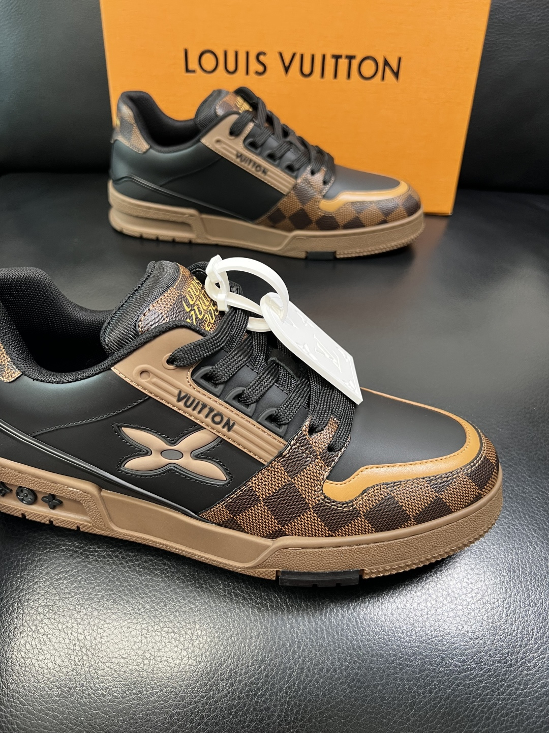 Lv 高品质 顶级工艺品 路易威登，专柜同步原厂配置，鞋面意大利进口牛皮拼布面料，进口水染牛皮垫网里柔软