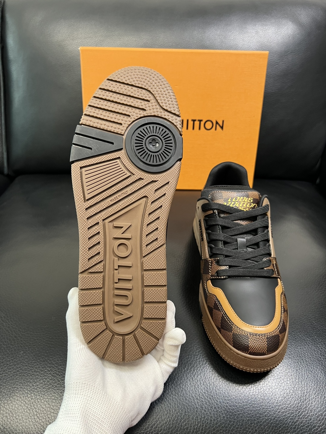 Lv 高品质 顶级工艺品 路易威登，专柜同步原厂配置，鞋面意大利进口牛皮拼布面料，进口水染牛皮垫网里柔软