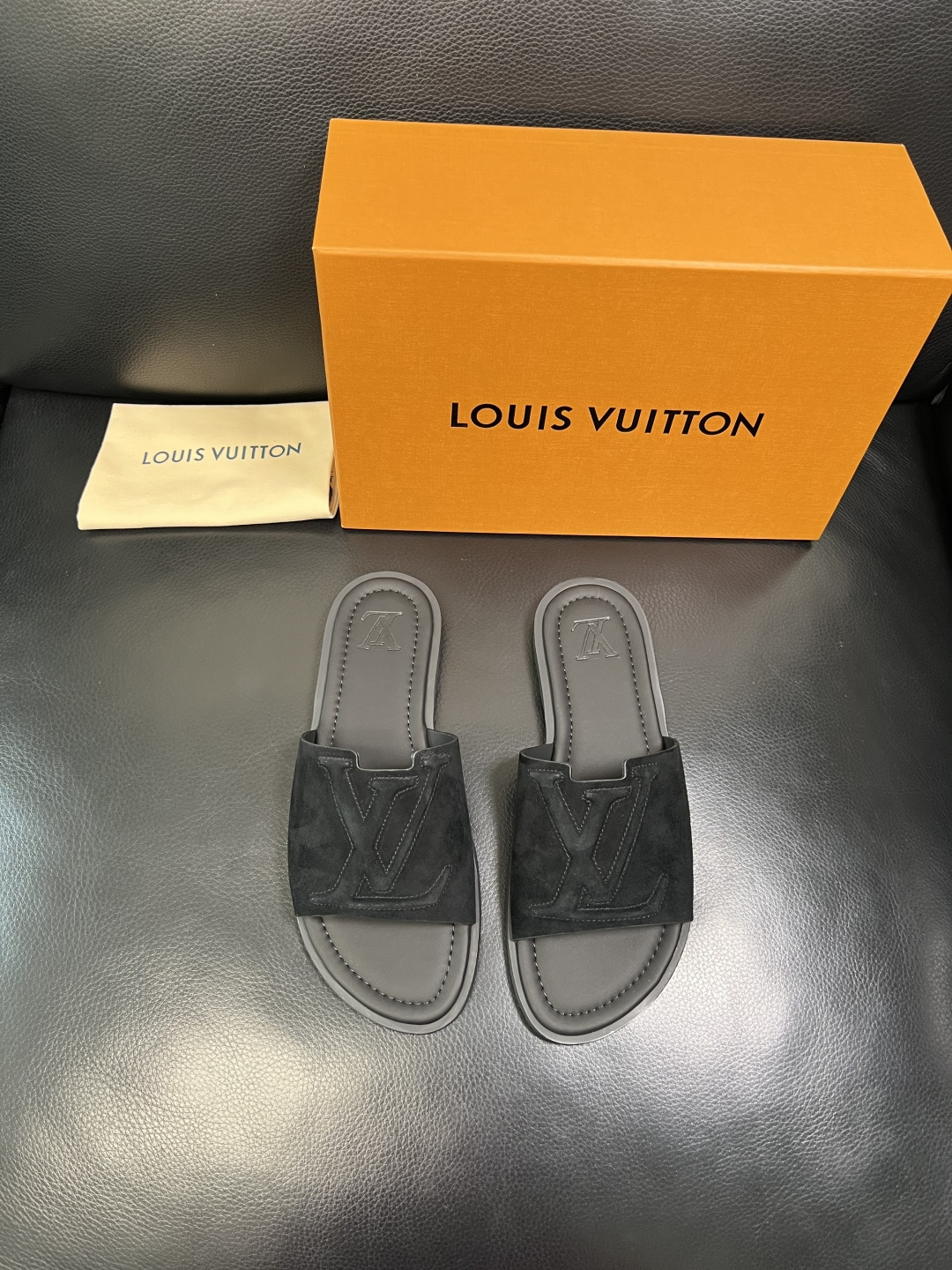 Lv 高品质 顶级工艺品 路易威登，拖鞋 专柜同步原厂配置，鞋面意大利进口，高品质拼接缤纷色彩复杂工艺品