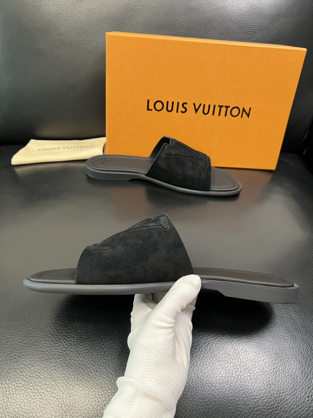Lv 高品质 顶级工艺品 路易威登，拖鞋 专柜同步原厂配置，鞋面意大利进口，高品质拼接缤纷色彩复杂工艺品