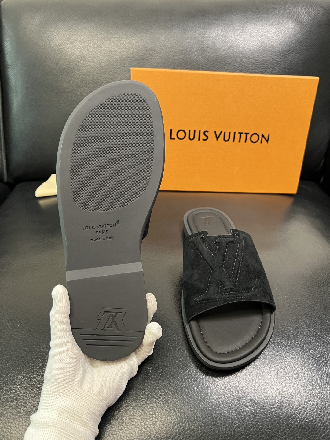 Lv 高品质 顶级工艺品 路易威登，拖鞋 专柜同步原厂配置，鞋面意大利进口，高品质拼接缤纷色彩复杂工艺品