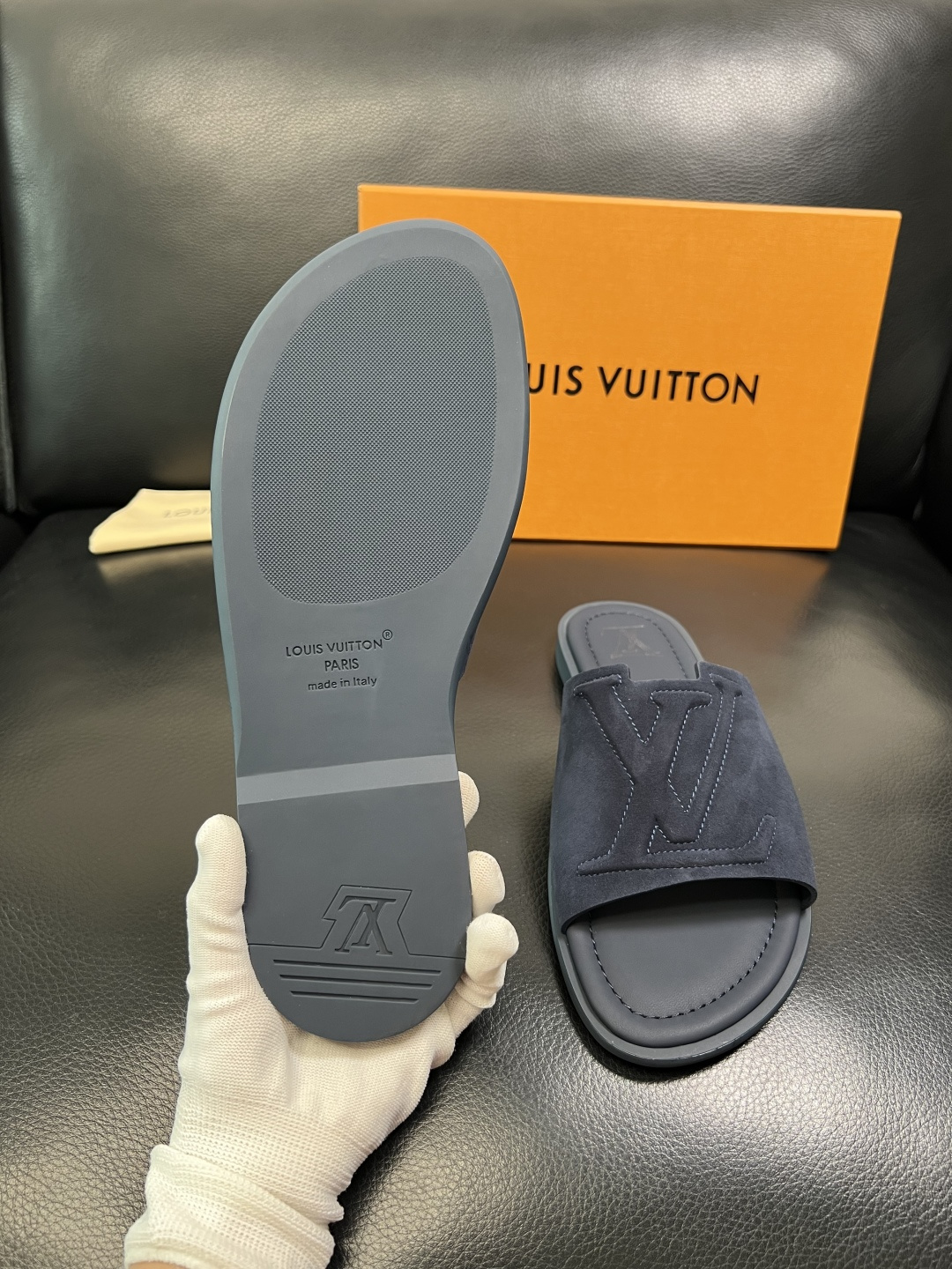 Lv 高品质 顶级工艺品 路易威登，拖鞋 专柜同步原厂配置，鞋面意大利进口，高品质拼接缤纷色彩复杂工艺品