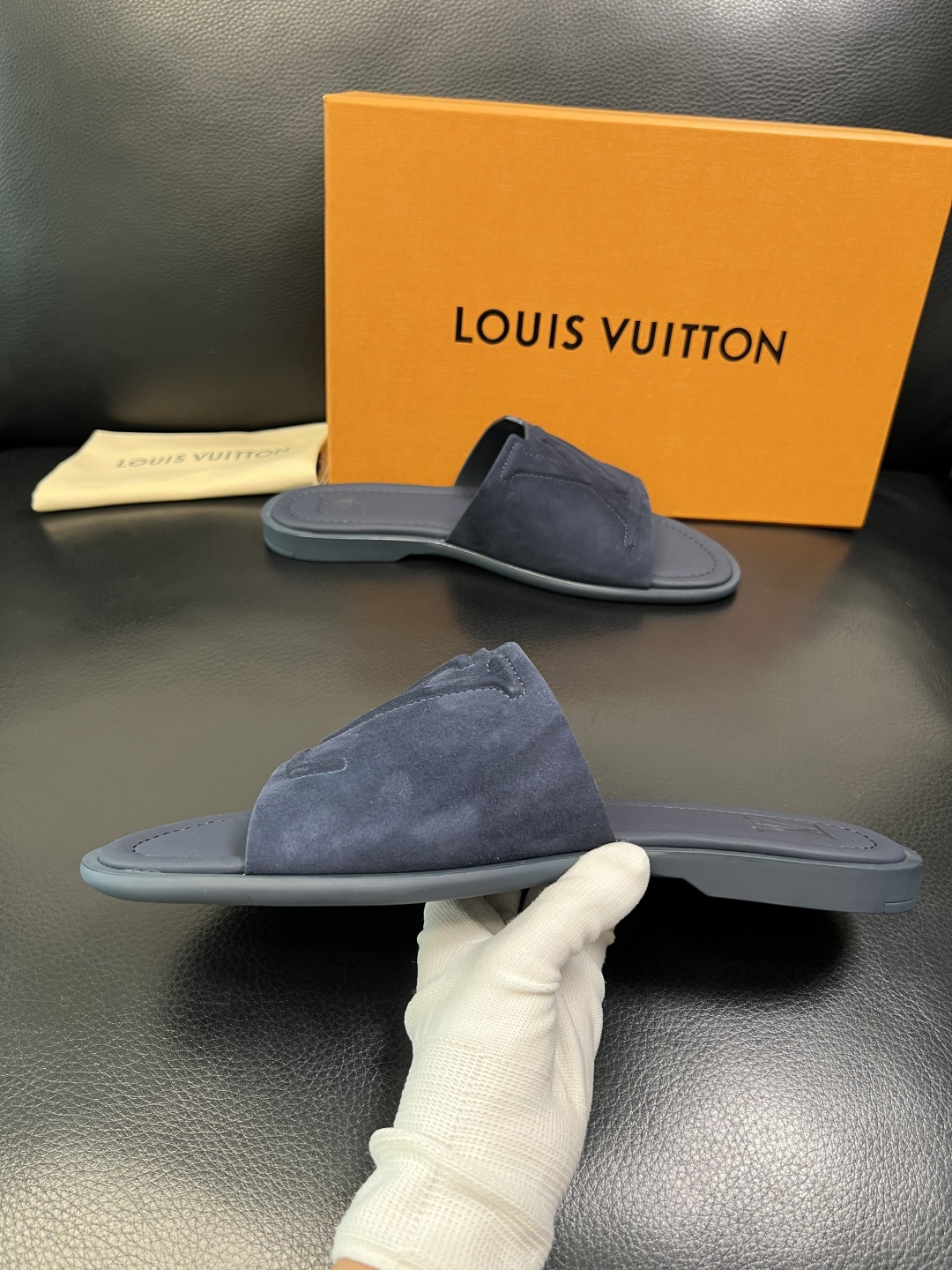 Lv 高品质 顶级工艺品 路易威登，拖鞋 专柜同步原厂配置，鞋面意大利进口，高品质拼接缤纷色彩复杂工艺品