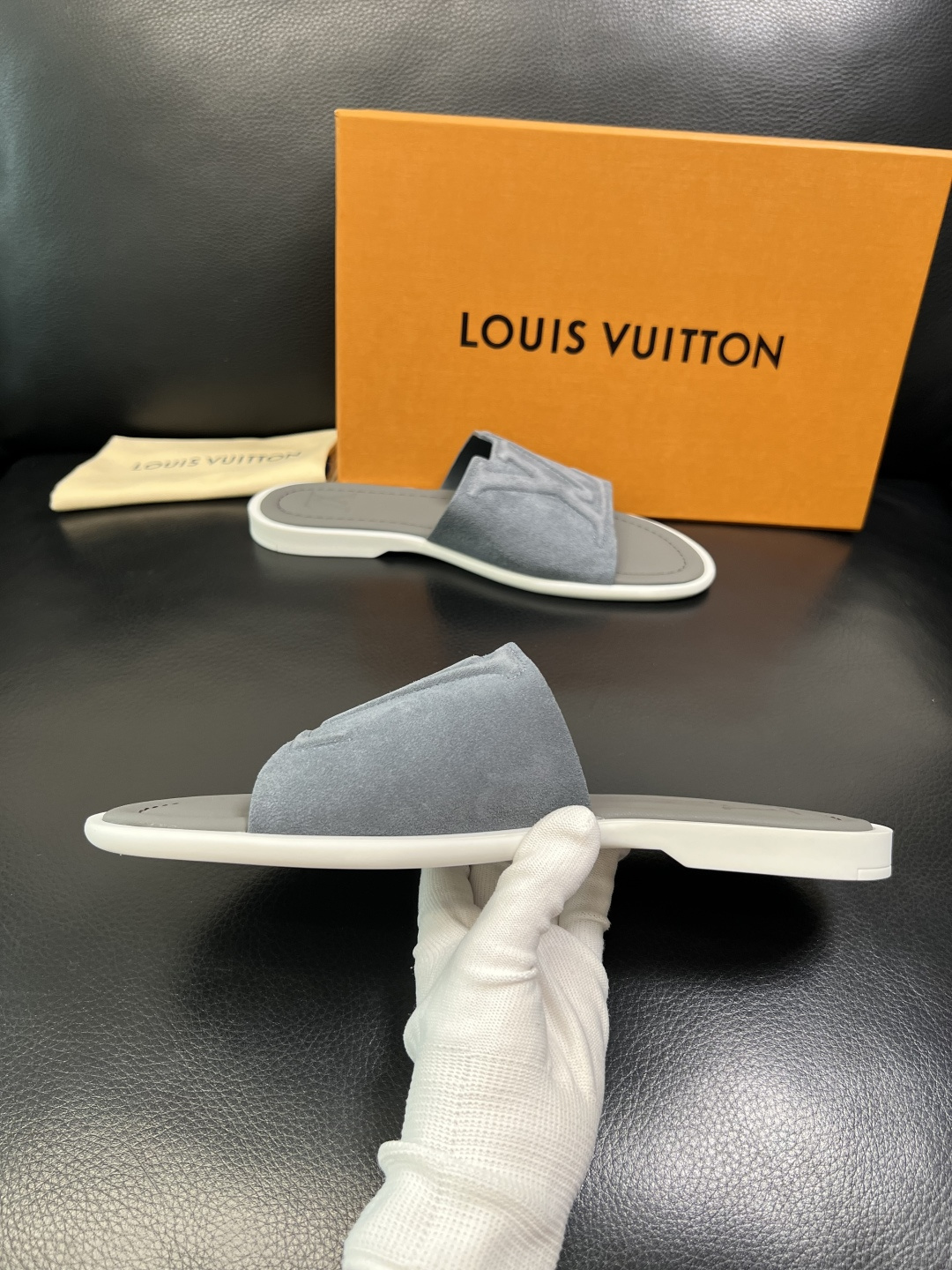 Lv 高品质 顶级工艺品 路易威登，拖鞋 专柜同步原厂配置，鞋面意大利进口，高品质拼接缤纷色彩复杂工艺品