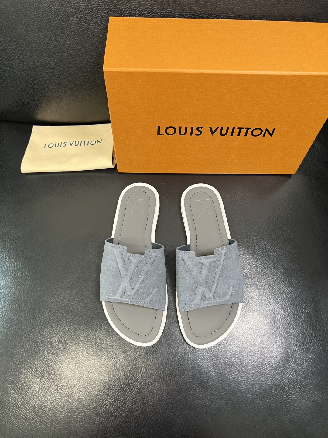 Lv 高品质 顶级工艺品 路易威登，拖鞋 专柜同步原厂配置，鞋面意大利进口，高品质拼接缤纷色彩复杂工艺品