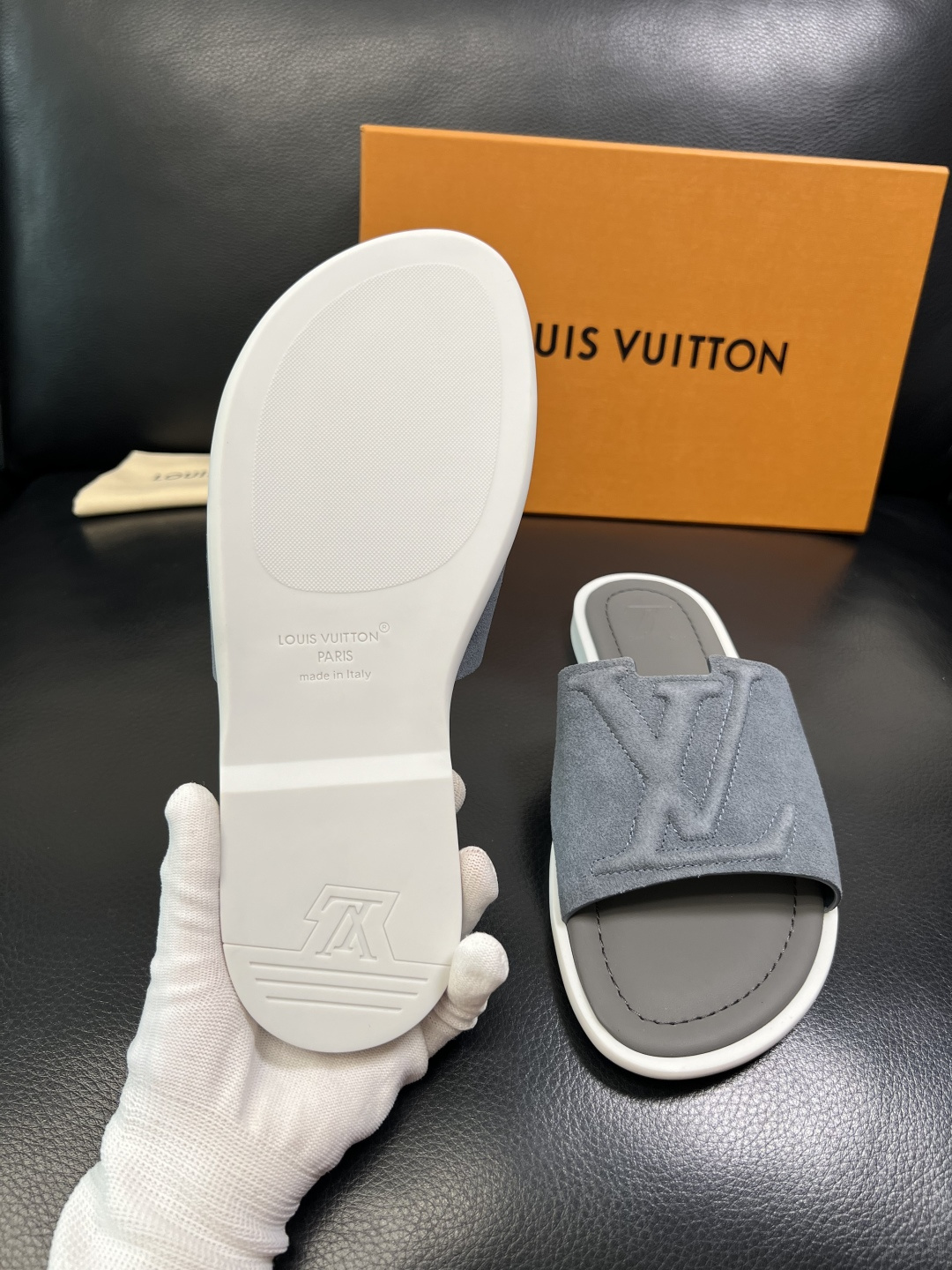 Lv 高品质 顶级工艺品 路易威登，拖鞋 专柜同步原厂配置，鞋面意大利进口，高品质拼接缤纷色彩复杂工艺品