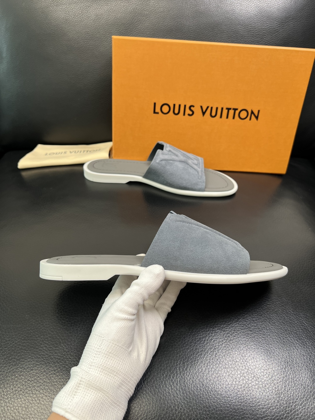 Lv 高品质 顶级工艺品 路易威登，拖鞋 专柜同步原厂配置，鞋面意大利进口，高品质拼接缤纷色彩复杂工艺品