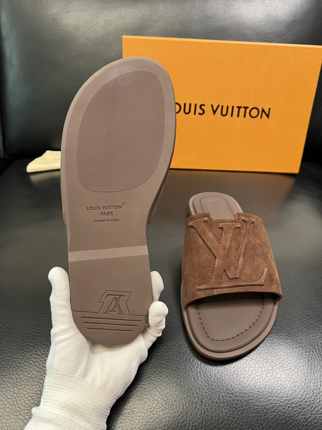 Lv 高品质 顶级工艺品 路易威登，拖鞋 专柜同步原厂配置，鞋面意大利进口，高品质拼接缤纷色彩复杂工艺品