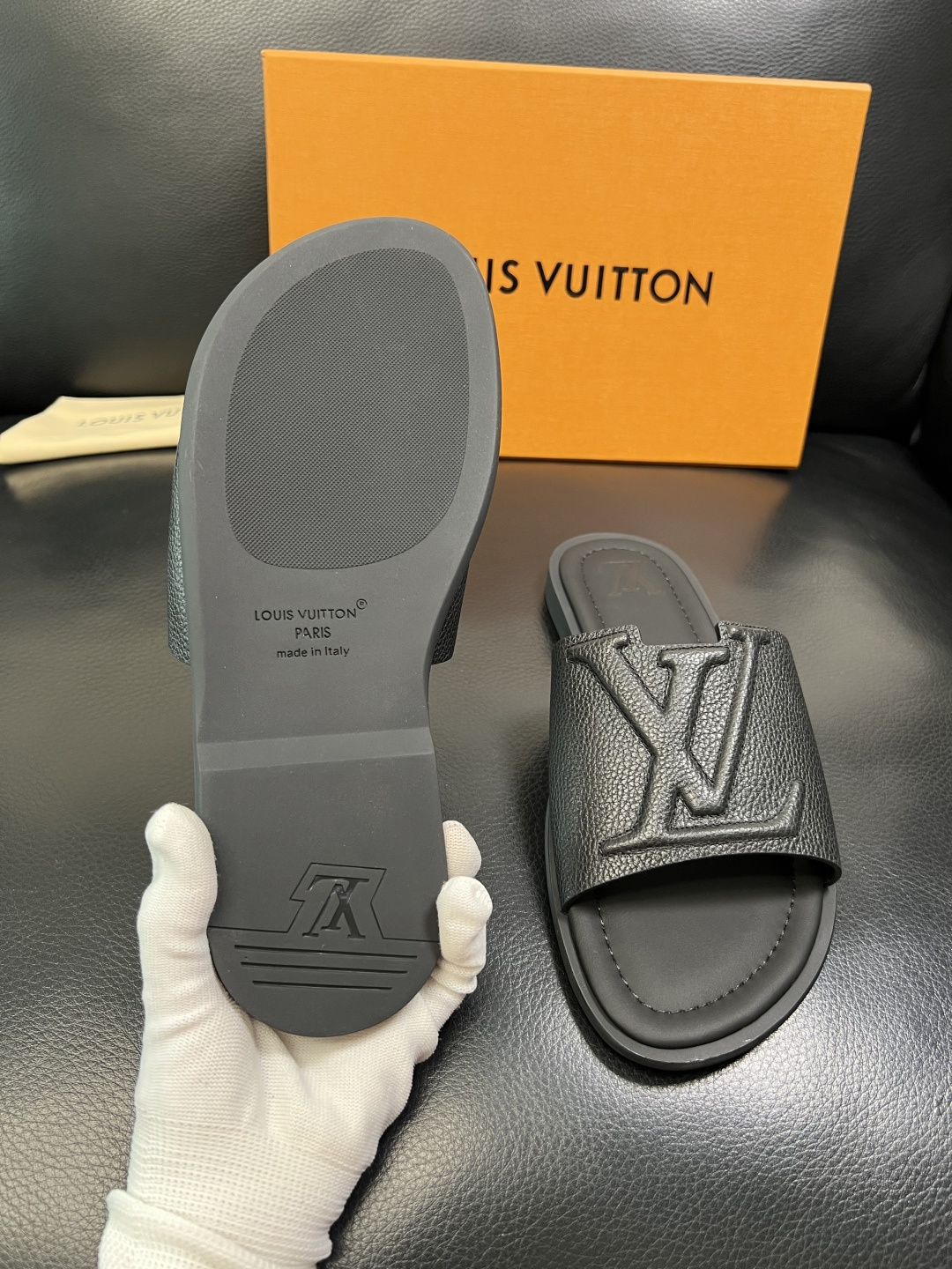 Lv 高品质 顶级工艺品 路易威登，拖鞋 专柜同步原厂配置，鞋面意大利进口，高品质拼接缤纷色彩复杂工艺品