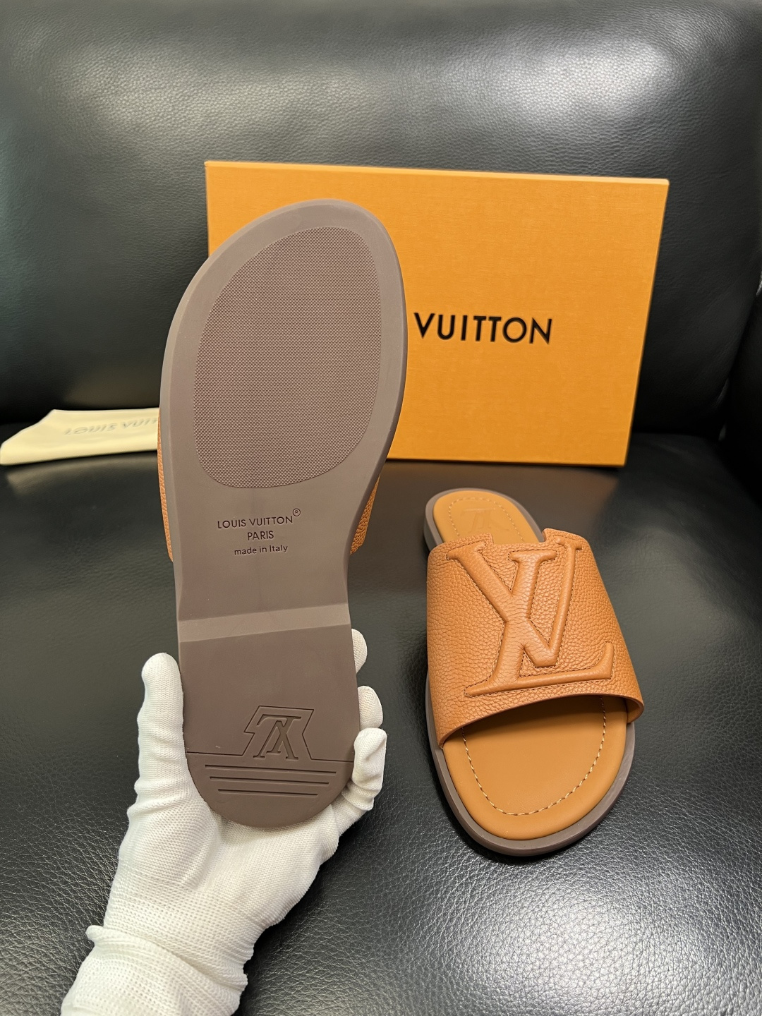 Lv 高品质 顶级工艺品 路易威登，拖鞋 专柜同步原厂配置，鞋面意大利进口，高品质拼接缤纷色彩复杂工艺品