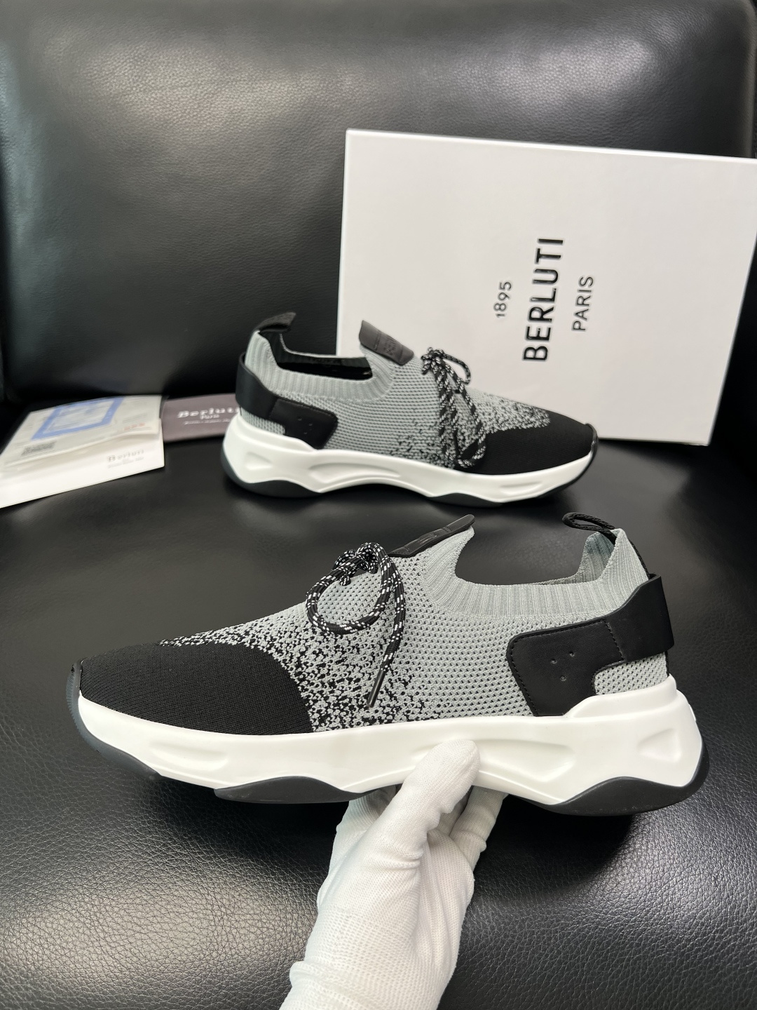 Berluti 顶级代购 布鲁提 专柜同步发售原厂配置，意大利进口飞织面料，全进口水染牛皮里垫，鞋底：原