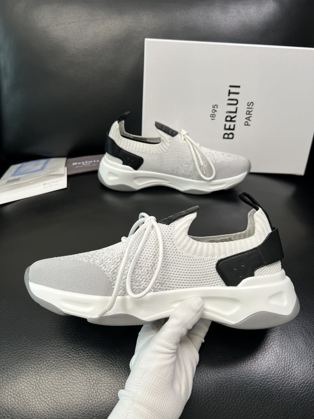 Berluti 顶级代购 布鲁提 专柜同步发售原厂配置，意大利进口飞织面料，全进口水染牛皮里垫，鞋底：原