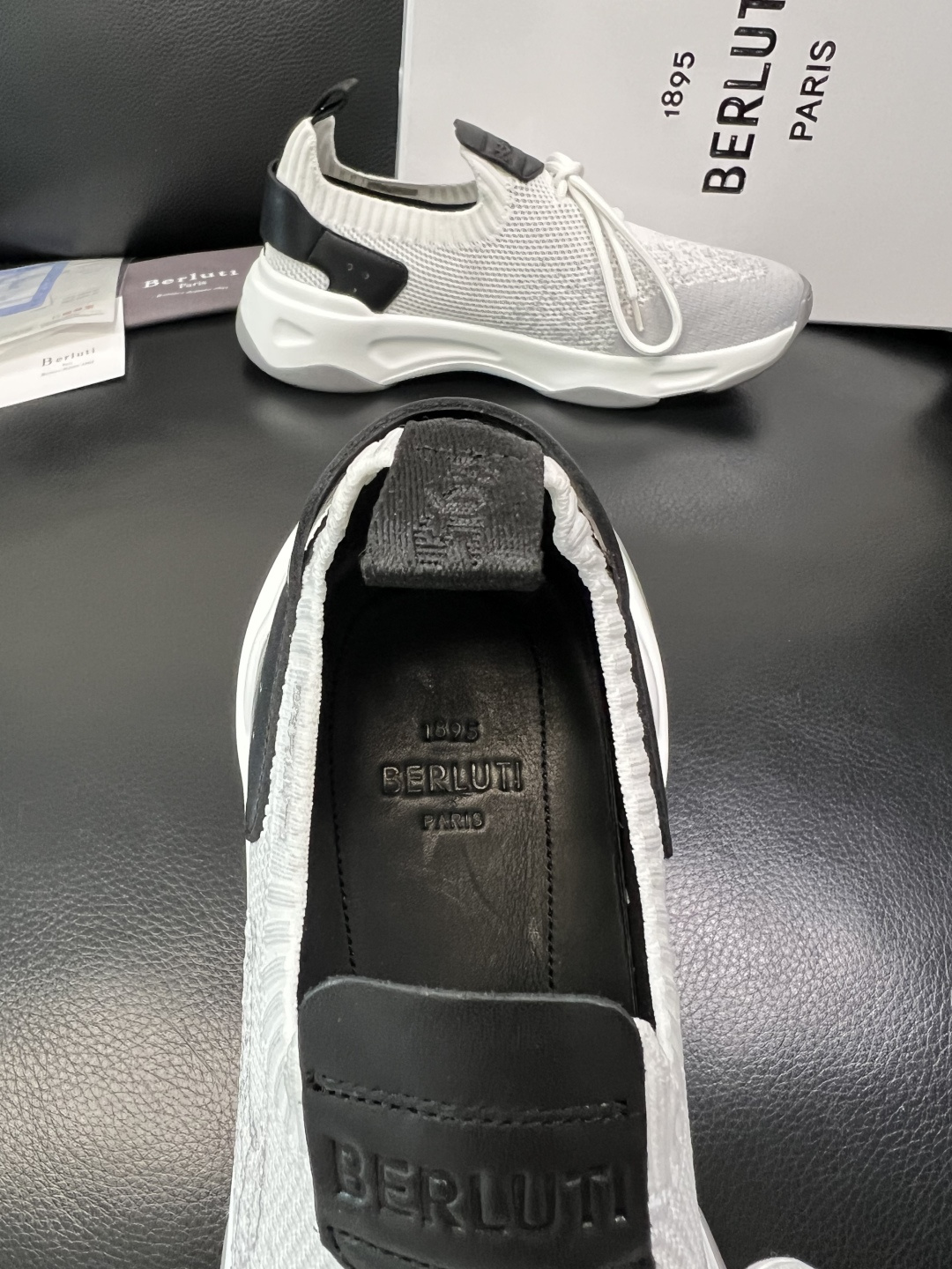 Berluti 顶级代购 布鲁提 专柜同步发售原厂配置，意大利进口飞织面料，全进口水染牛皮里垫，鞋底：原