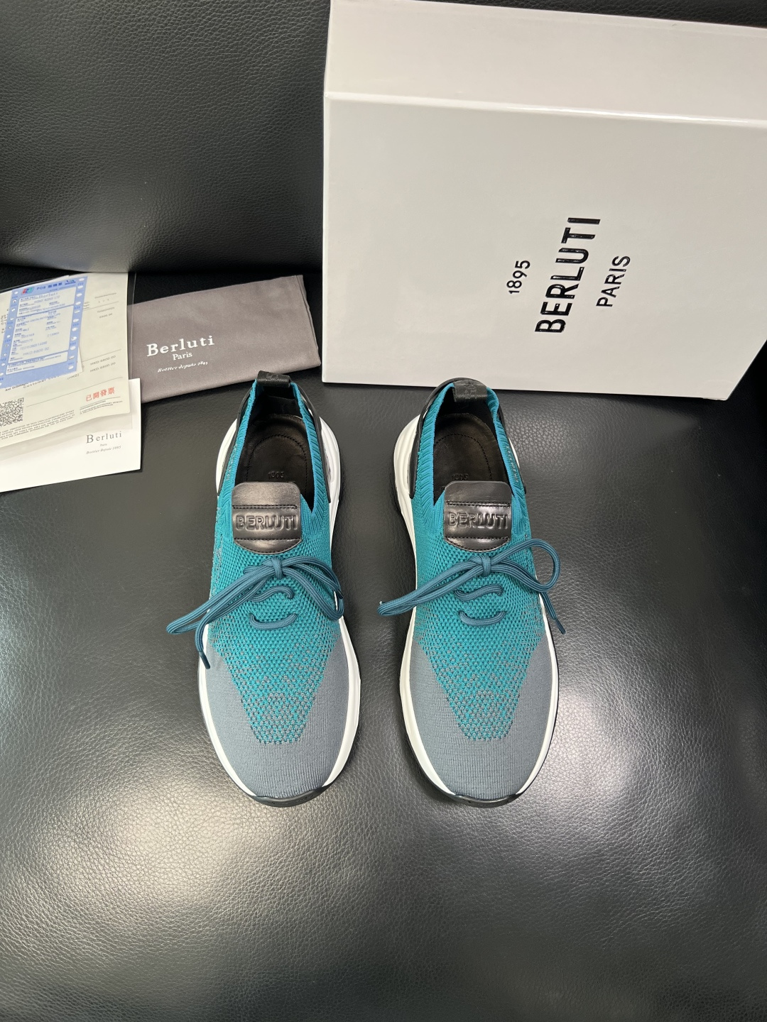 Berluti 顶级代购 布鲁提 专柜同步发售原厂配置，意大利进口飞织面料，全进口水染牛皮里垫，鞋底：原