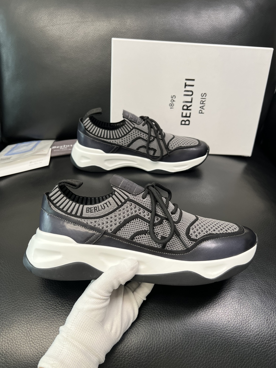 Berluti 顶级代购 布鲁提 专柜同步发售原厂配置，意大利进口飞织面料，全进口水染牛皮里垫，鞋底：原