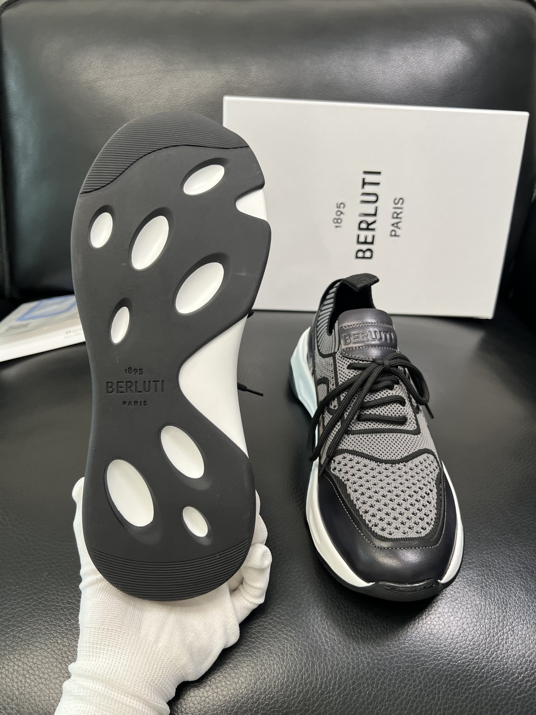 Berluti 顶级代购 布鲁提 专柜同步发售原厂配置，意大利进口飞织面料，全进口水染牛皮里垫，鞋底：原