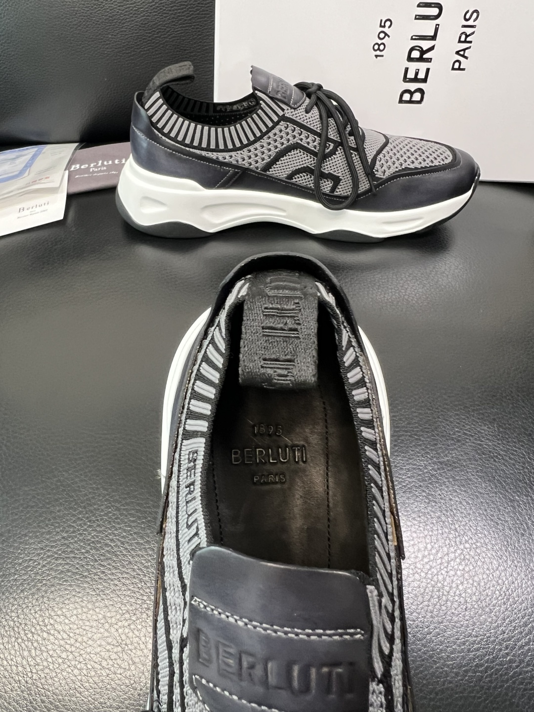 Berluti 顶级代购 布鲁提 专柜同步发售原厂配置，意大利进口飞织面料，全进口水染牛皮里垫，鞋底：原