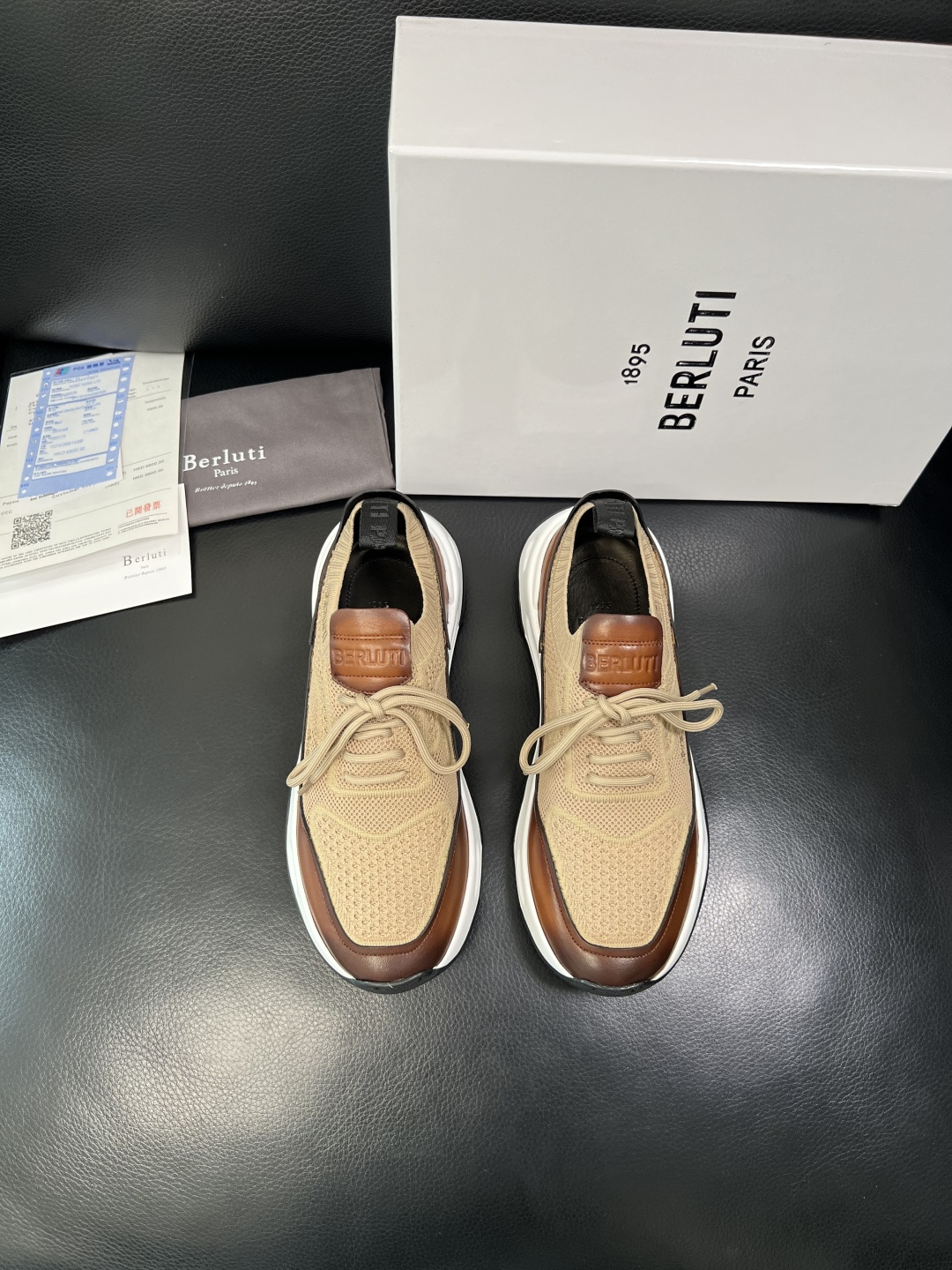 Berluti 顶级代购 布鲁提 专柜同步发售原厂配置，意大利进口飞织面料，全进口水染牛皮里垫，鞋底：原