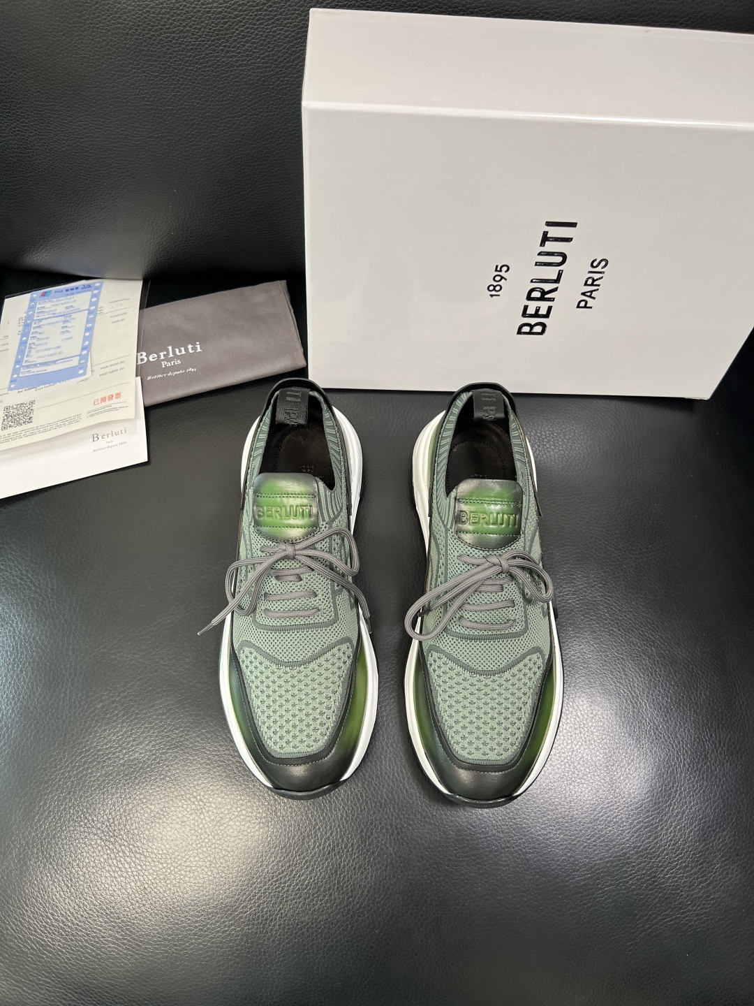 Berluti 顶级代购 布鲁提 专柜同步发售原厂配置，意大利进口飞织面料，全进口水染牛皮里垫，鞋底：原