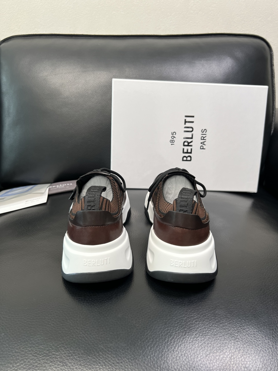 Berluti 顶级代购 布鲁提 专柜同步发售原厂配置，意大利进口飞织面料，全进口水染牛皮里垫，鞋底：原