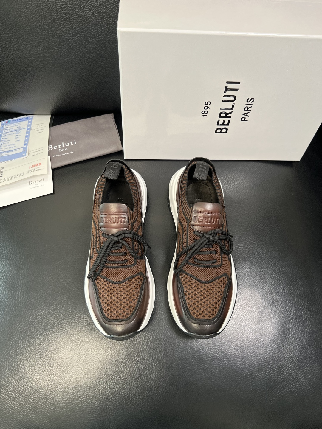 Berluti 顶级代购 布鲁提 专柜同步发售原厂配置，意大利进口飞织面料，全进口水染牛皮里垫，鞋底：原