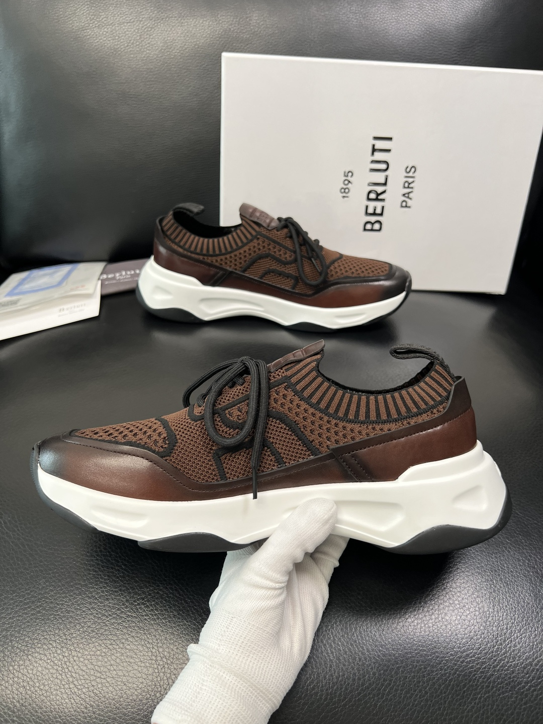 Berluti 顶级代购 布鲁提 专柜同步发售原厂配置，意大利进口飞织面料，全进口水染牛皮里垫，鞋底：原