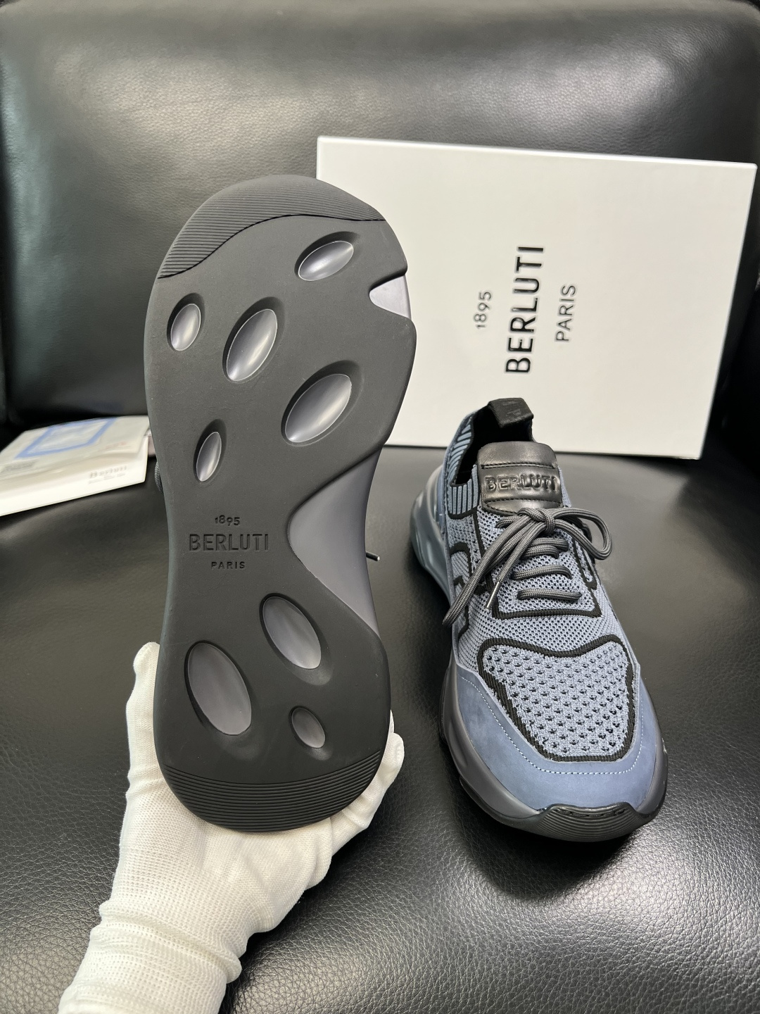 Berluti 顶级代购 布鲁提 专柜同步发售原厂配置，意大利进口飞织面料，全进口水染牛皮里垫，鞋底：原