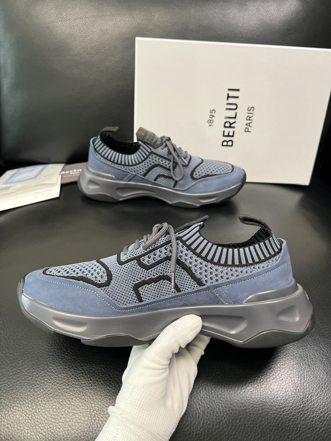 Berluti 顶级代购 布鲁提 专柜同步发售原厂配置，意大利进口飞织面料，全进口水染牛皮里垫，鞋底：原