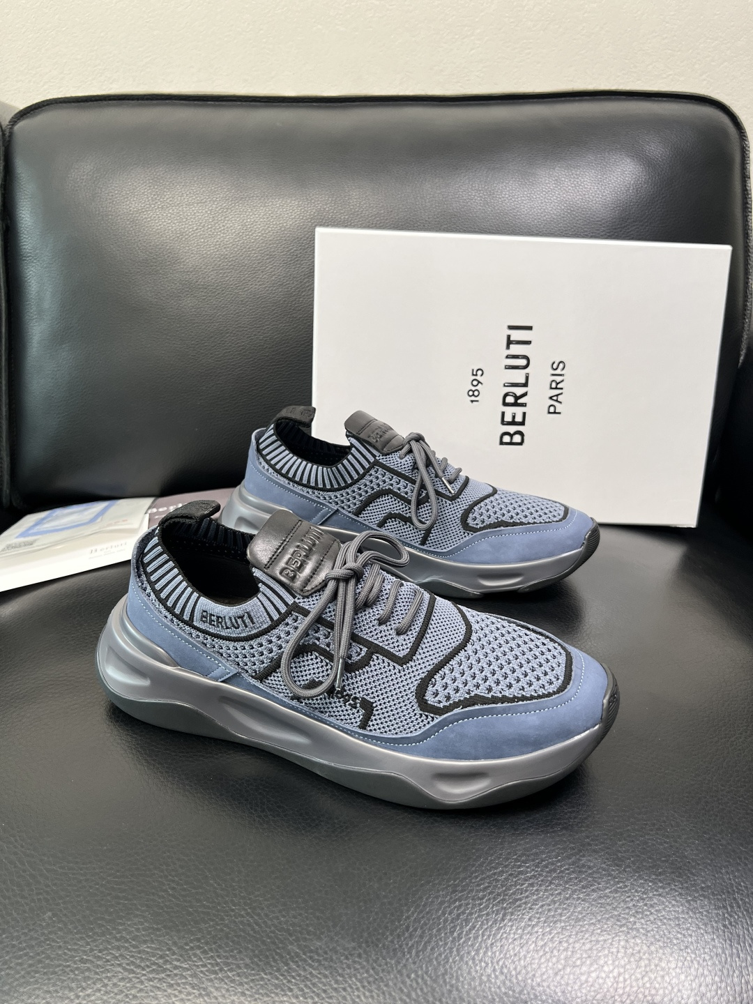 Berluti 顶级代购 布鲁提 专柜同步发售原厂配置，意大利进口飞织面料，全进口水染牛皮里垫，鞋底：原