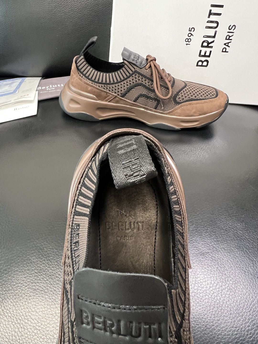 Berluti 顶级代购 布鲁提 专柜同步发售原厂配置，意大利进口飞织面料，全进口水染牛皮里垫，鞋底：原