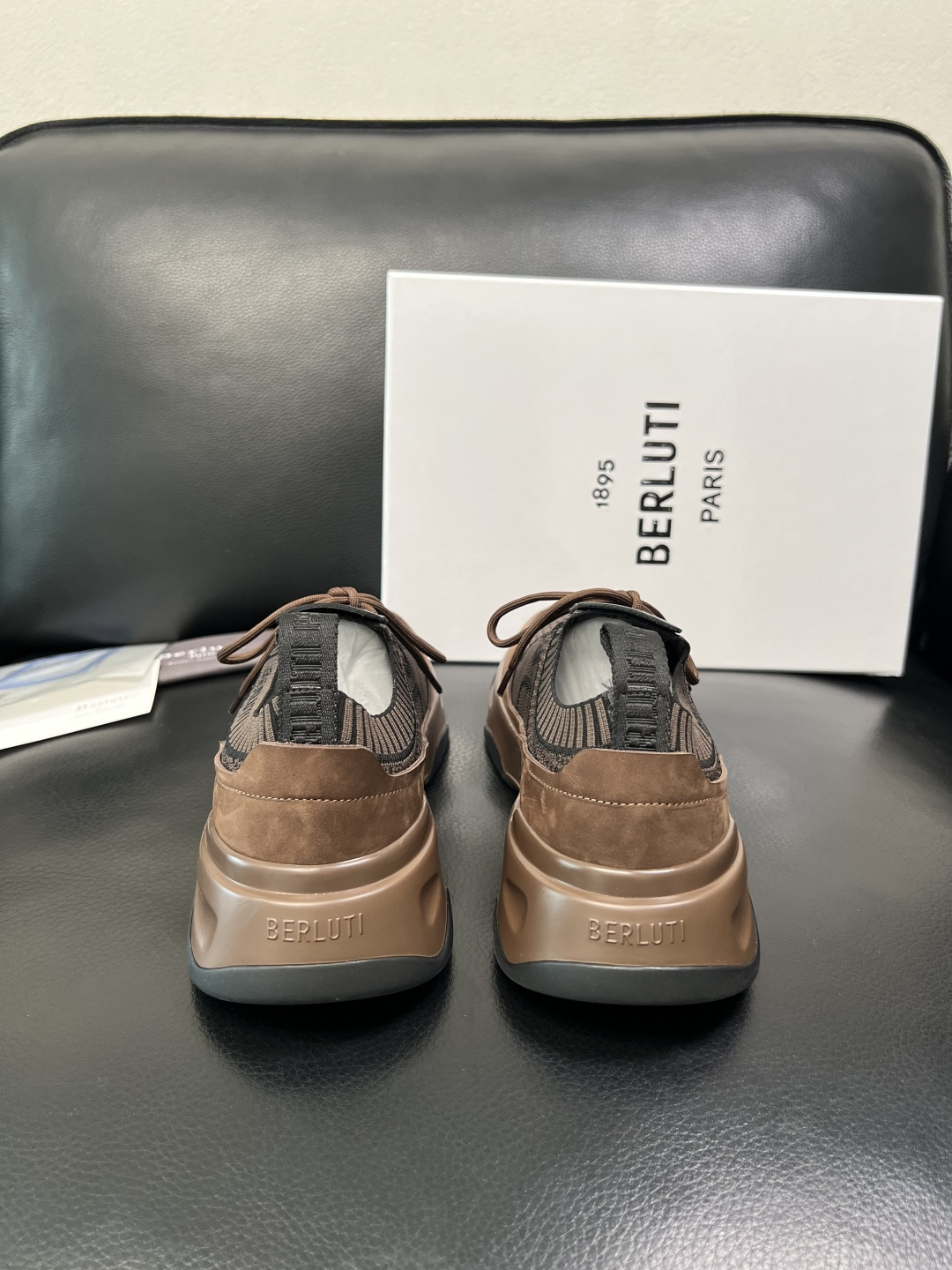 Berluti 顶级代购 布鲁提 专柜同步发售原厂配置，意大利进口飞织面料，全进口水染牛皮里垫，鞋底：原