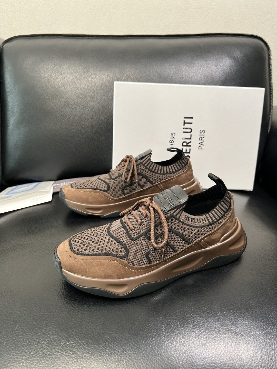 Berluti 顶级代购 布鲁提 专柜同步发售原厂配置，意大利进口飞织面料，全进口水染牛皮里垫，鞋底：原