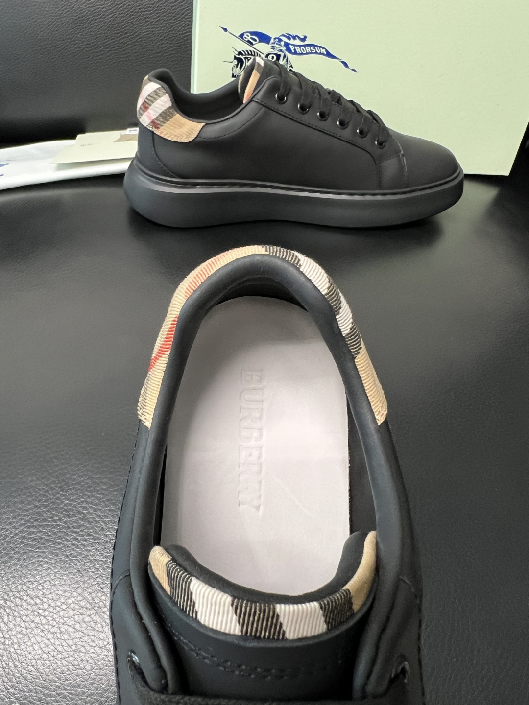 BURBERRY 顶级工艺品 巴宝莉 专柜同步，原厂配置意大利进口牛皮面料，高品质复杂拼接工艺，进口牛皮
