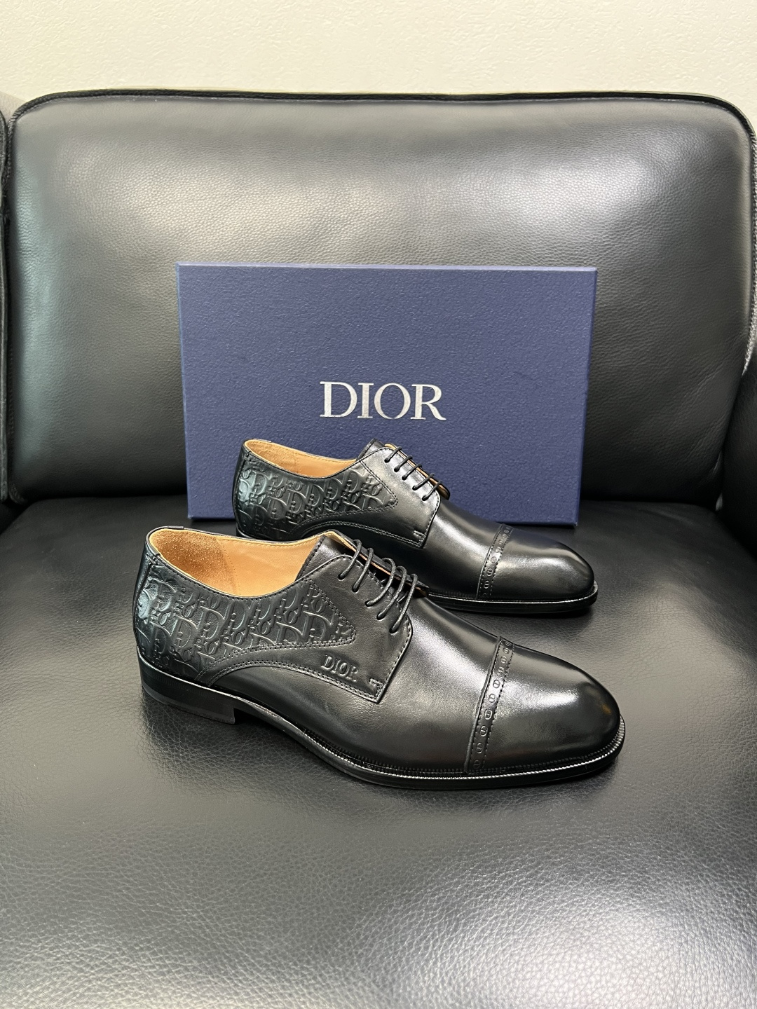 Dior 高品质 顶级工艺品 迪奥 皮鞋系列专柜同步原厂配置，意大利进口牛皮，全进口水染牛皮里垫，鞋底：