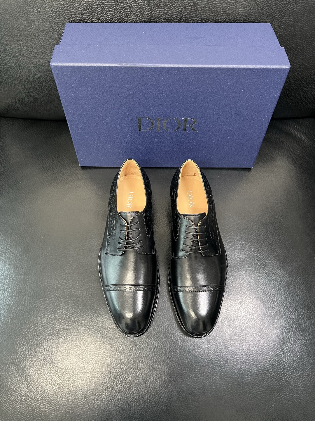 Dior 高品质 顶级工艺品 迪奥 皮鞋系列专柜同步原厂配置，意大利进口牛皮，全进口水染牛皮里垫，鞋底：