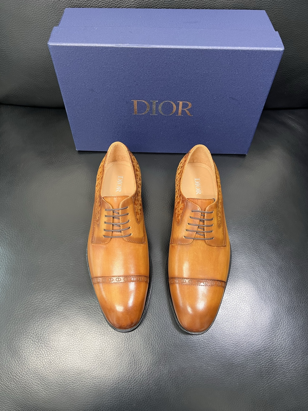 Dior 高品质 顶级工艺品 迪奥 皮鞋系列专柜同步原厂配置，意大利进口牛皮，全进口水染牛皮里垫，鞋底：