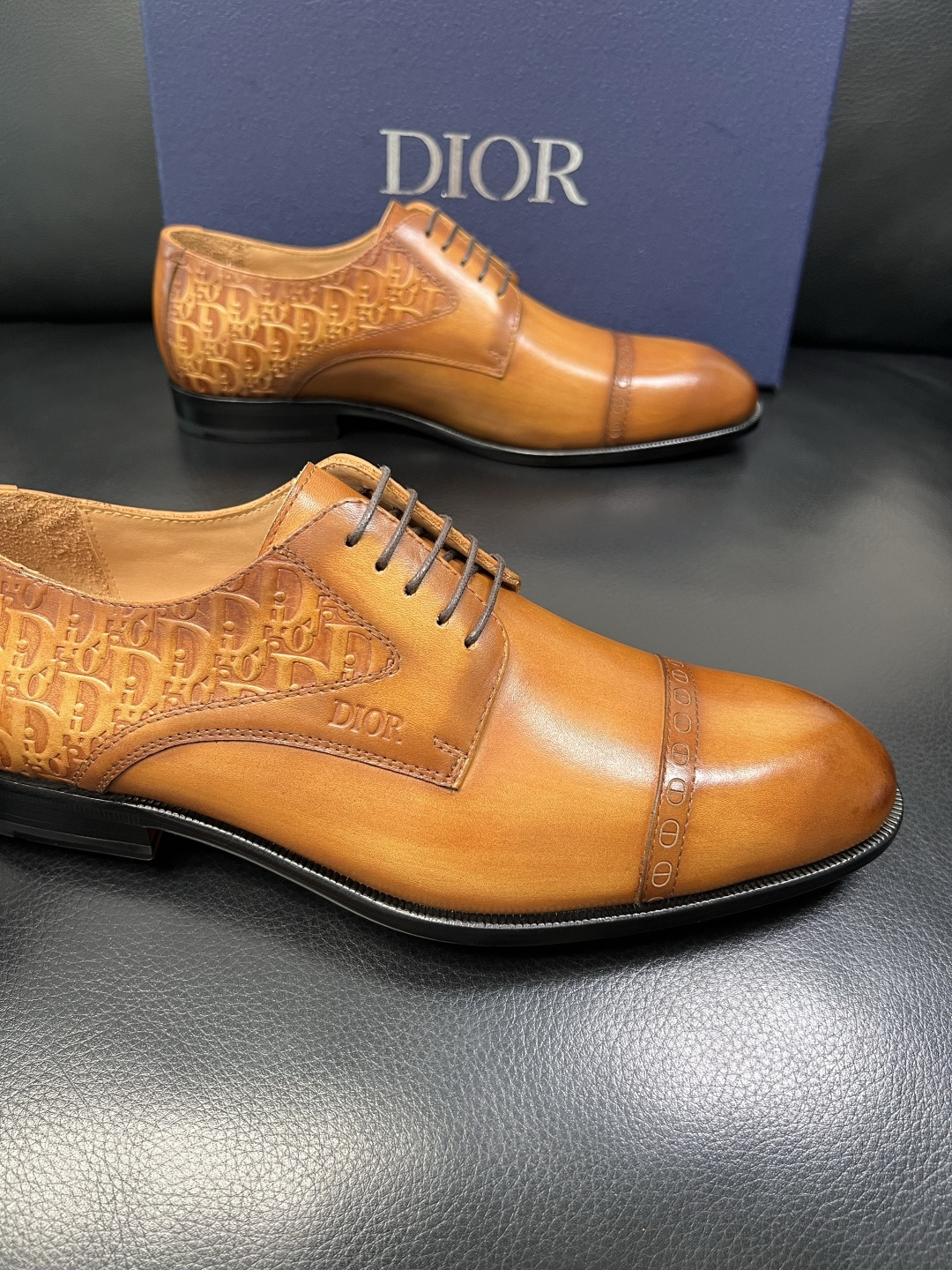 Dior 高品质 顶级工艺品 迪奥 皮鞋系列专柜同步原厂配置，意大利进口牛皮，全进口水染牛皮里垫，鞋底：
