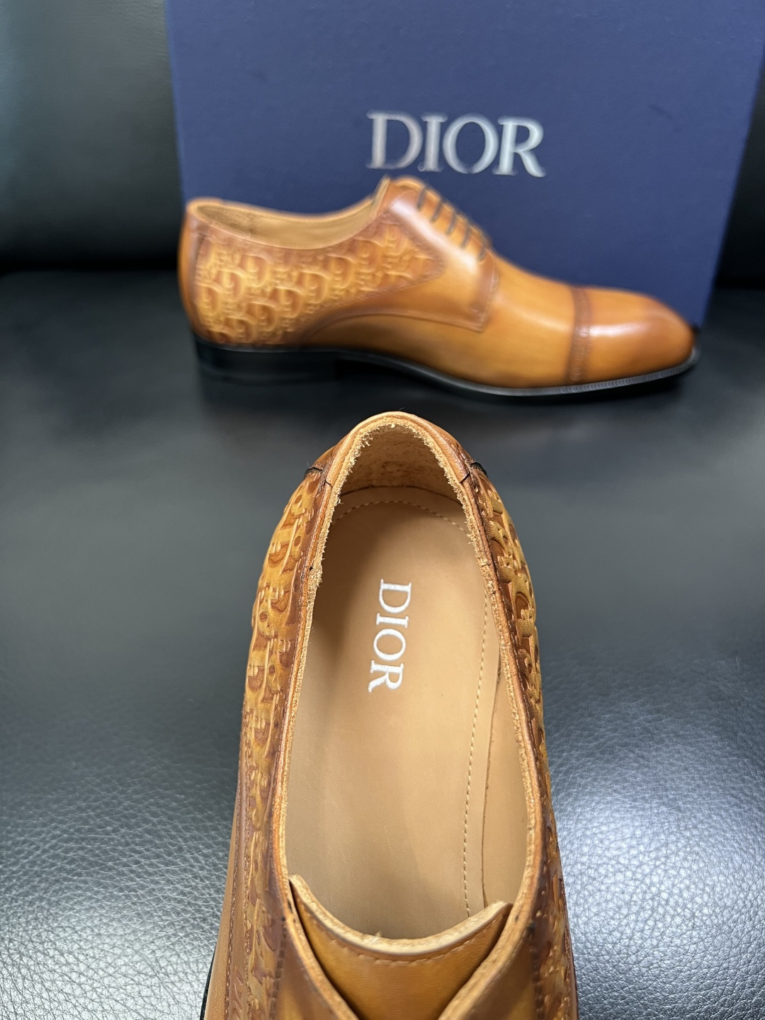 Dior 高品质 顶级工艺品 迪奥 皮鞋系列专柜同步原厂配置，意大利进口牛皮，全进口水染牛皮里垫，鞋底：