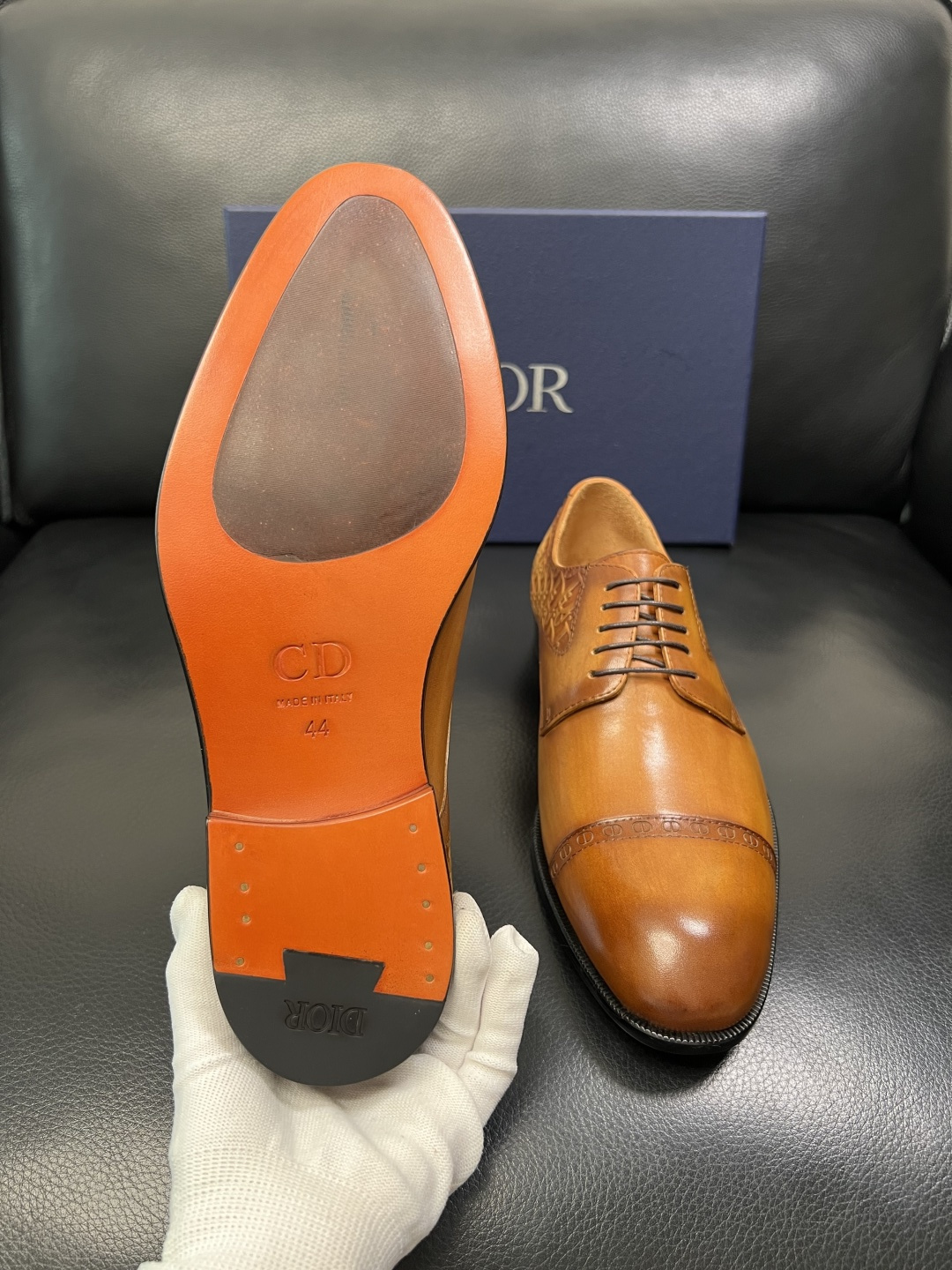 Dior 高品质 顶级工艺品 迪奥 皮鞋系列专柜同步原厂配置，意大利进口牛皮，全进口水染牛皮里垫，鞋底：