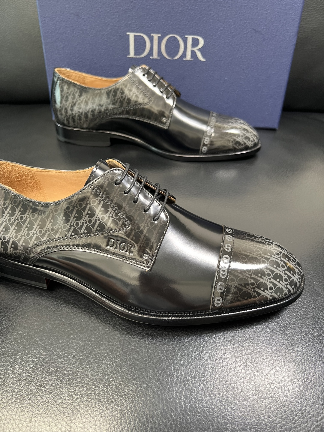Dior 高品质 顶级工艺品 迪奥 皮鞋系列专柜同步原厂配置，意大利进口牛皮，全进口水染牛皮里垫，鞋底：