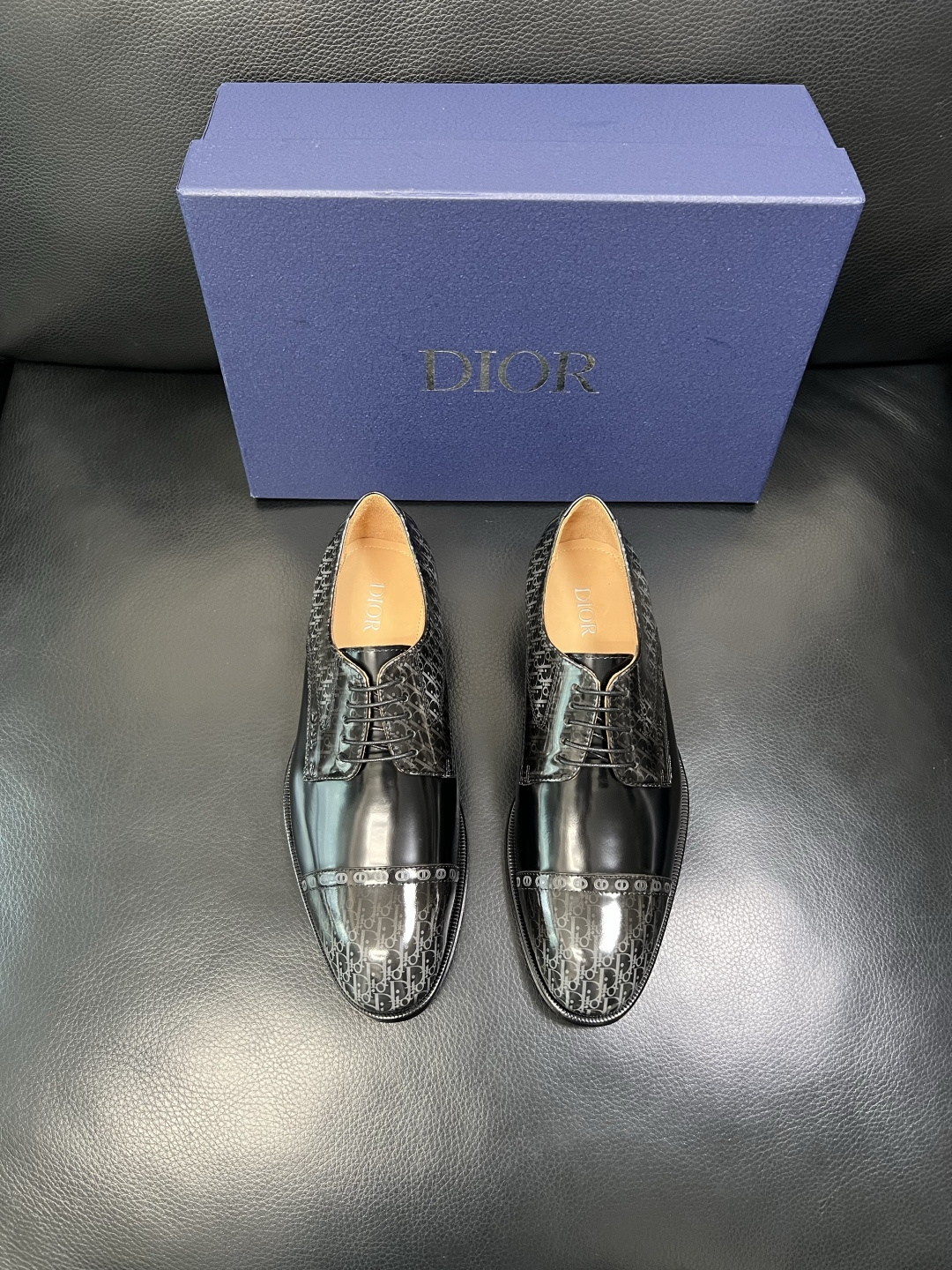 Dior 高品质 顶级工艺品 迪奥 皮鞋系列专柜同步原厂配置，意大利进口牛皮，全进口水染牛皮里垫，鞋底：