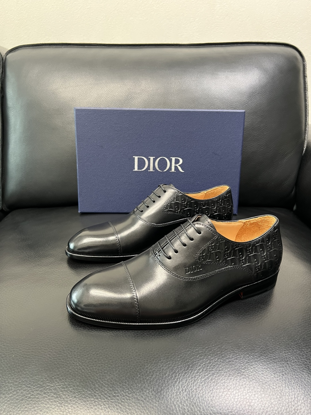 Dior 高品质 顶级工艺品 迪奥 皮鞋系列专柜同步原厂配置，意大利进口牛皮，全进口水染牛皮里垫，鞋底：
